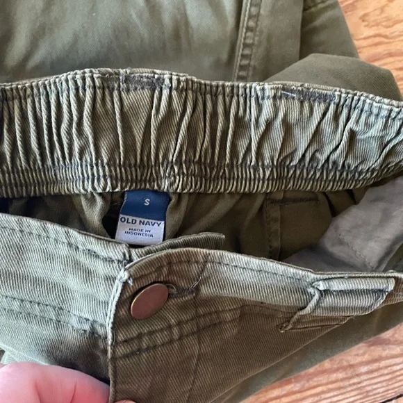 Old Navy Olive Green Cargo Pants - Picture 2 of 2